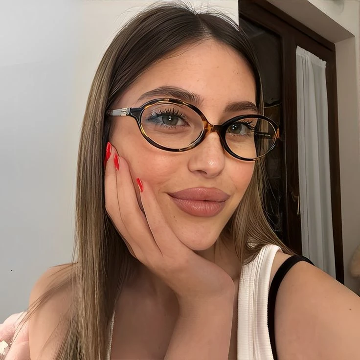 Los anteojos funcionan como una herramienta perfecta para sumar personalidad sin necesidad de grandes cambios.