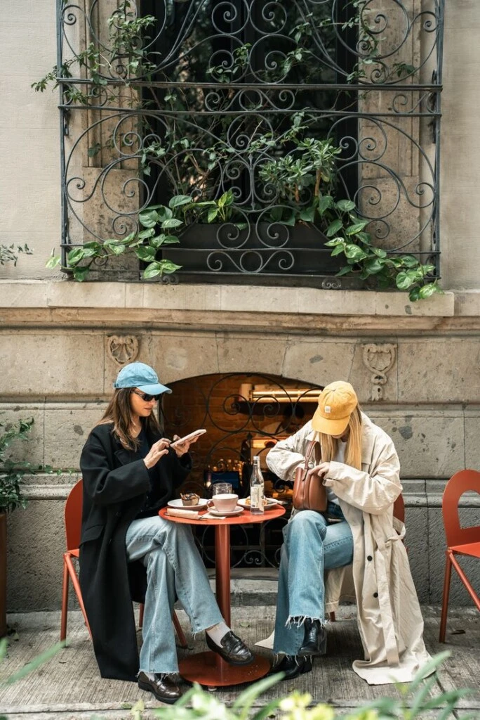 El fenómeno de las cafeterías aesthetic enamora a la Gen-Z