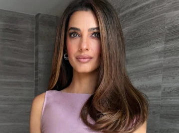 ómo renovar el pelo largo sin perder centímetros: el truco de Amal Clooney
