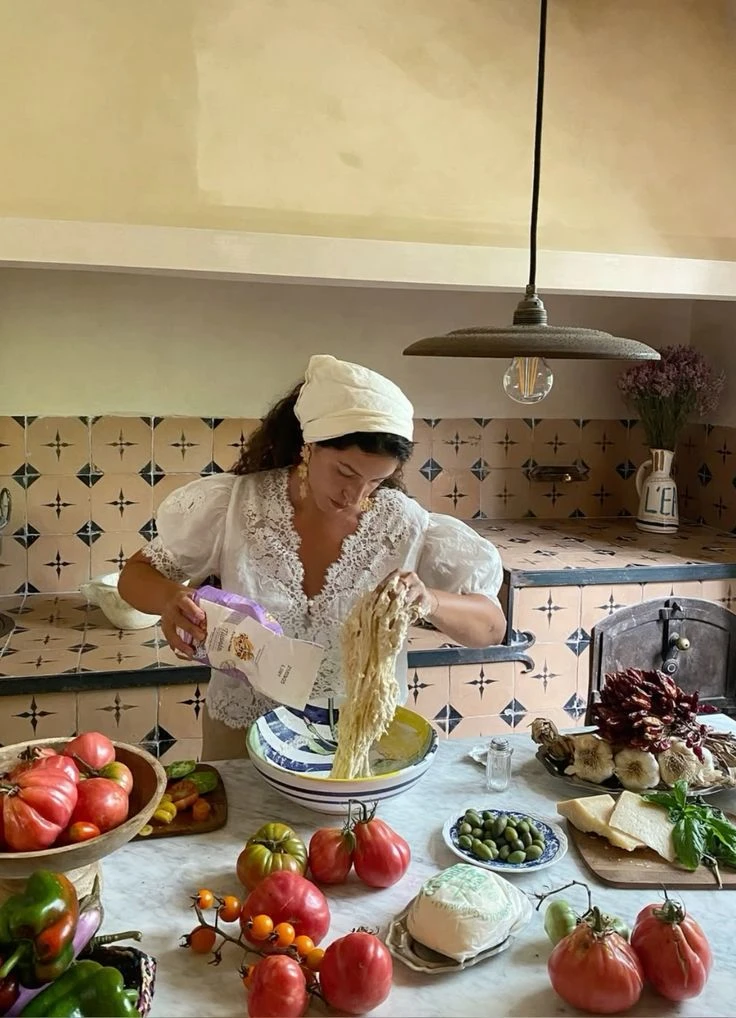 Nonna maxxing: la tendencia que invita a vivir como una abuela italiana