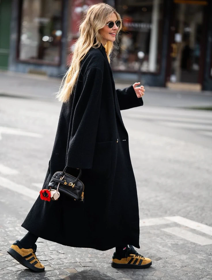 Guía de estilo: 7 looks con zapatillas para el feriado