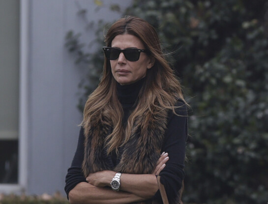 Juliana Awada apostó por un look de bajo perfil y tonos tierra para el último adiós a Ramiro Agulla