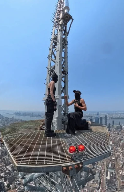 La imagen de este viernes desde el punto más alto del Empire State: él le propuso casamiento