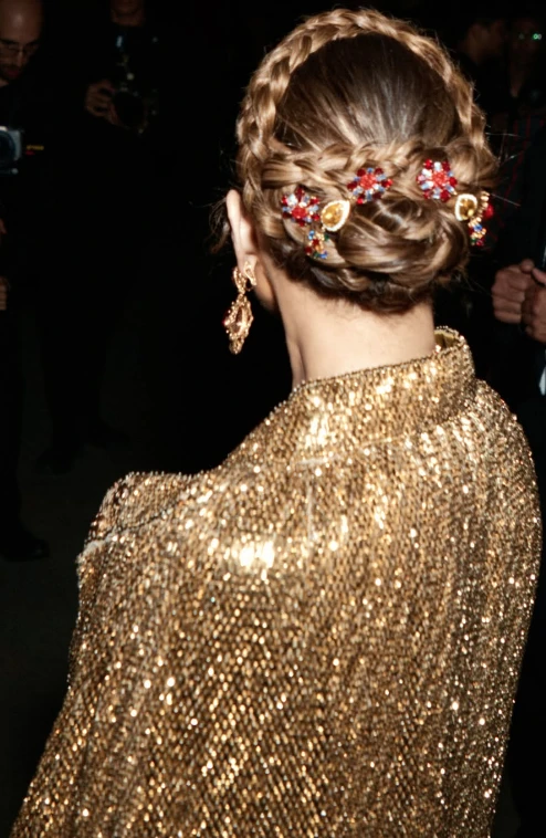 Jennifer López y su opulento look de Dolce & Gabbana.