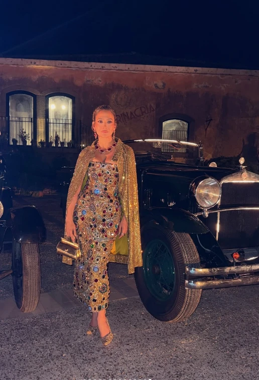 Jennifer López y su opulento look de Dolce & Gabbana.