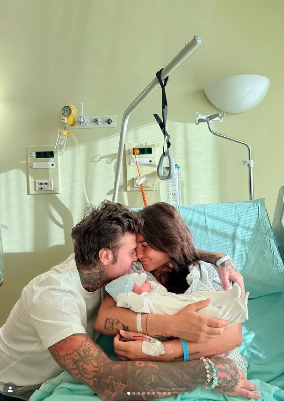 Fedez fue papá por tercera vez junto a su actual pareja Giulia Honegger.
