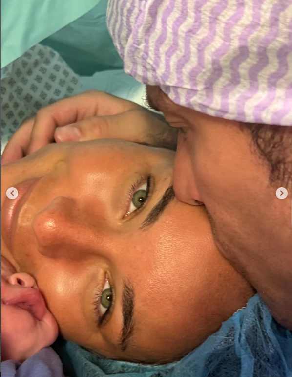 Fedez fue papá por tercera vez junto a su actual pareja Giulia Honegger.