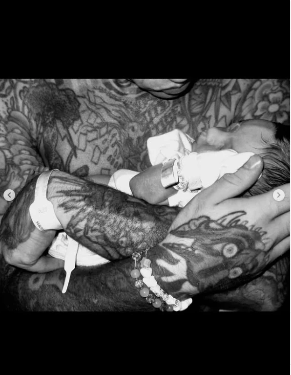 Fedez fue papá por tercera vez junto a su actual pareja Giulia Honegger.