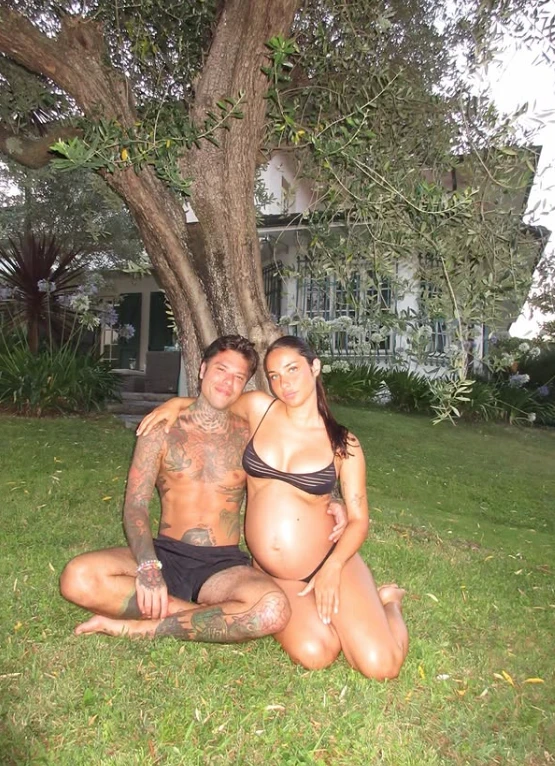Fedez fue papá por tercera vez junto a su actual pareja Giulia Honegger.
