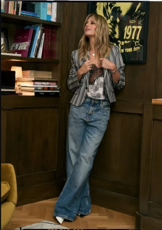 Mariana Fabbiani adoptó jeans wild leg.