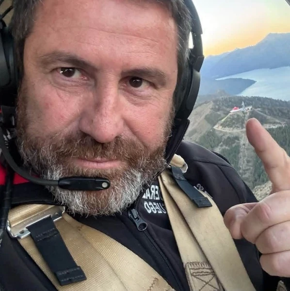 Quién era Matías “Ronco” Valenzuela, el piloto del helicóptero que cayó en San Juan: casi 30 años de experiencia y una vida dedicada al rescate