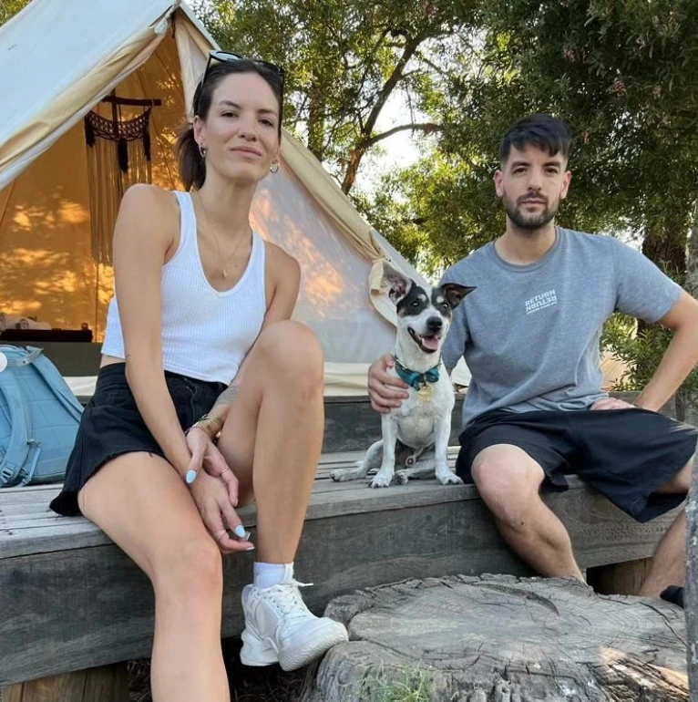Laura Blanco con su hermano mellizo, Fernando