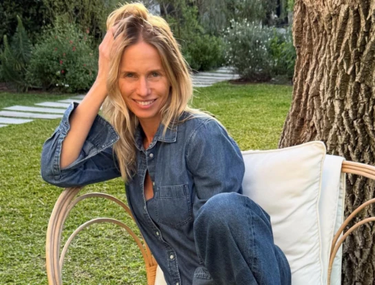 Carola del Bianco llevó el abrigo de alto invierno más chic: la prenda estrella para los días de frío extremo