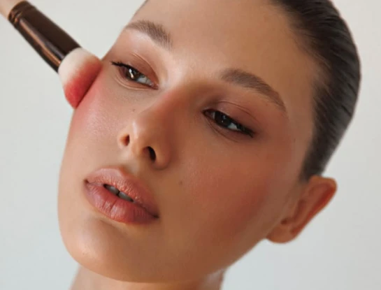 Cloud blush: así es la técnica de rubor que deja un efecto natural y etéreo