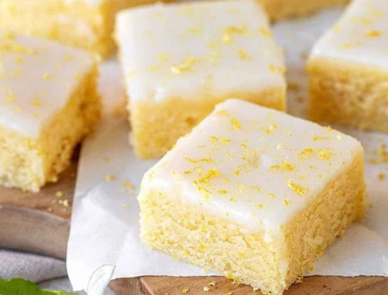 Cuadraditos de limón con glasé: la receta de Mauricio Asta ideal para la merienda