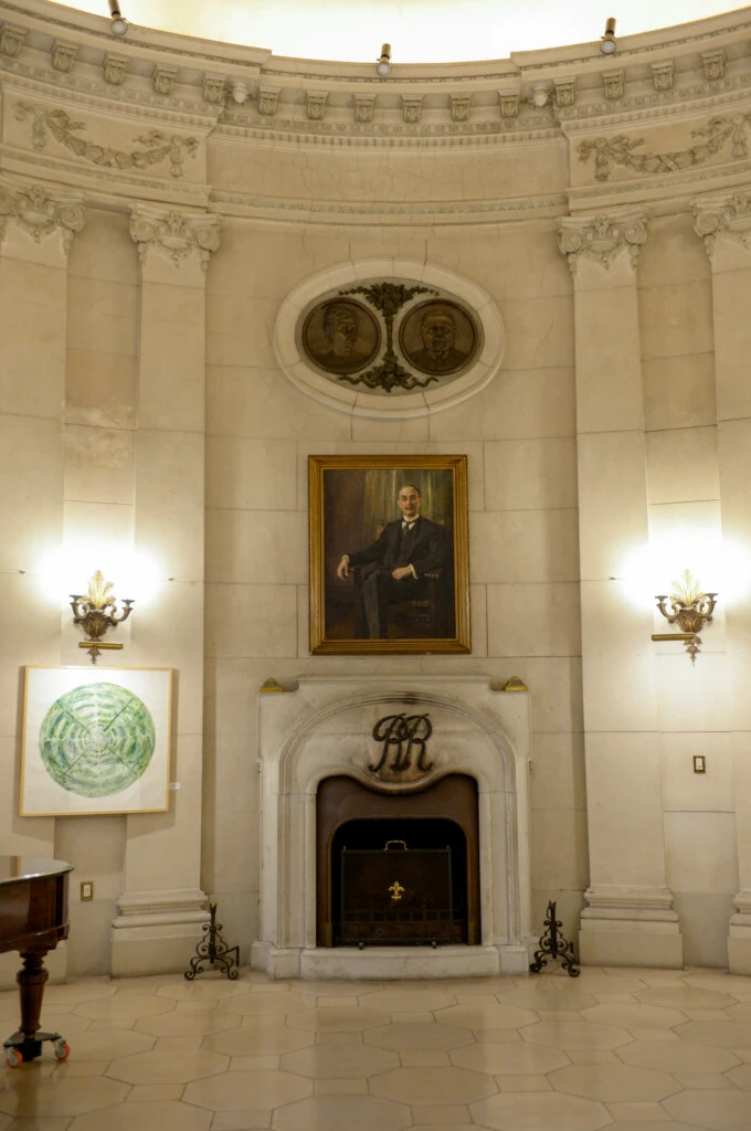 El retrato de Rómulo Raggio se mantiene en uno de los ambientes más emblemáticos de la residencia,