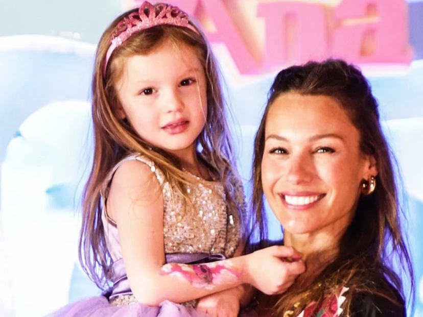 Desde Villa La Angostura, Pampita celebra los 5 años de Ana García Moritán