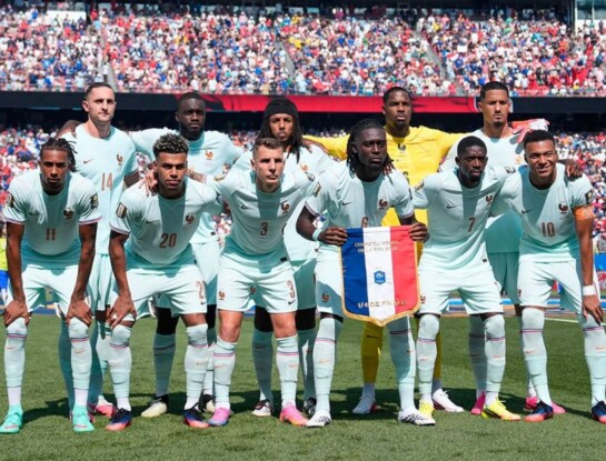 Francia cambió el azul por el verde: la historia detrás de la camiseta que sorprendió en el Mundial