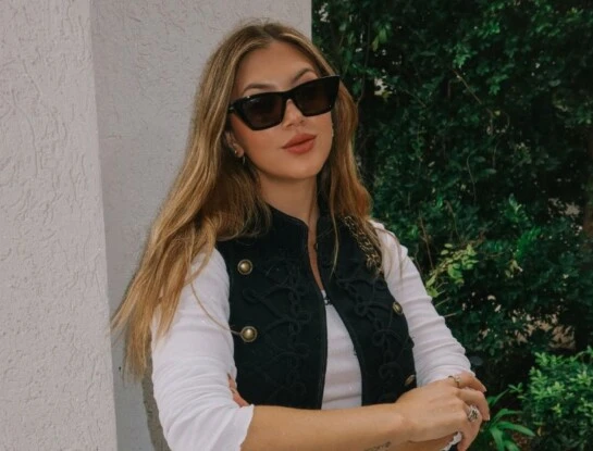 El look de Stephanie Demner