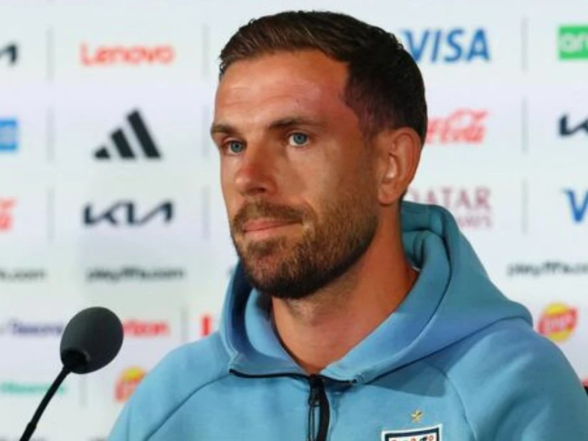 Un jugador de Inglaterra se fracturó la muñeca tras ganarle a México: qué va a pasar con Jordan Henderson