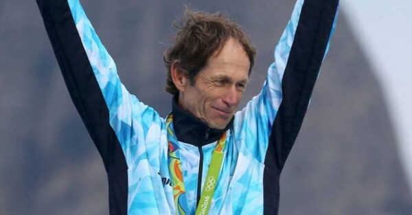 Quem é Santiago Lange, o atleta argentino que superou o câncer de pulmão e conquistou a medalha de ouro olímpica
