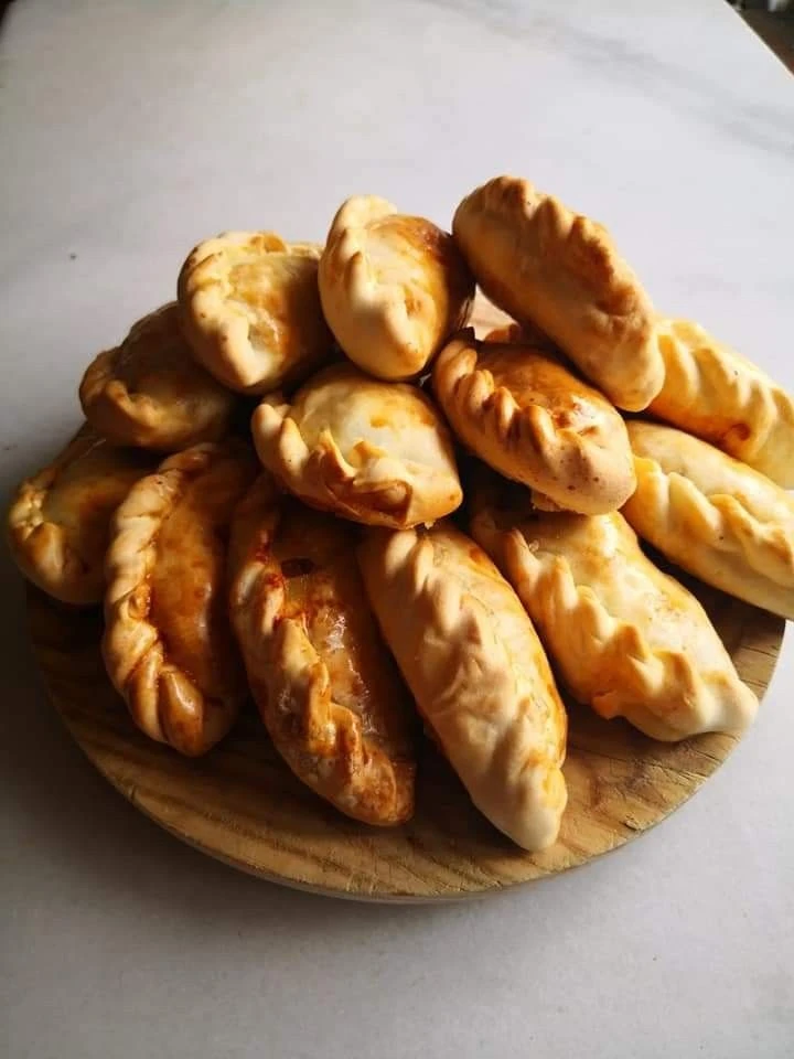Empanadas de vacío y provoleta. Foto: Pinterest
