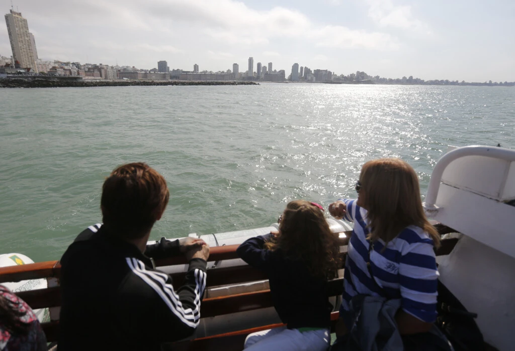Las excursiones marítimas permiten descubrir una perspectiva diferente de la ciudad desde el mar.