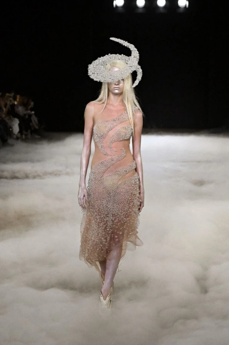 Iris Van Herpen, Alta Costura, otoño/ invierno 2026/ 27.