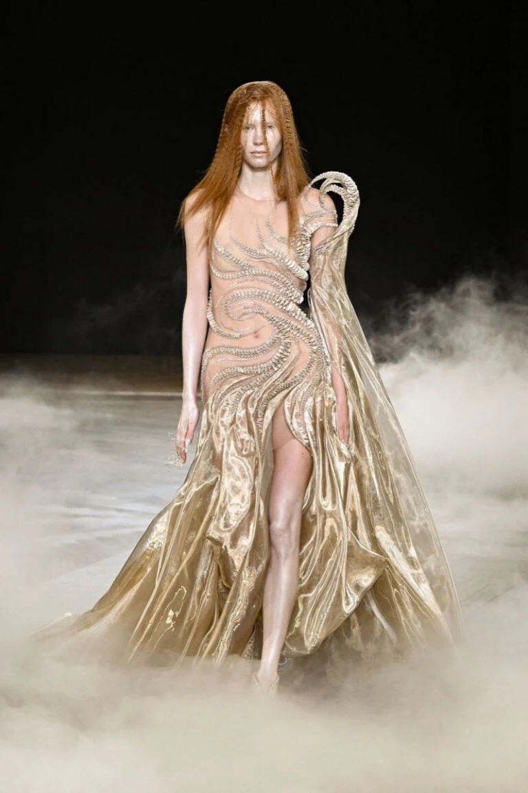 Iris Van Herpen, Alta Costura, otoño/ invierno 2026/ 27.