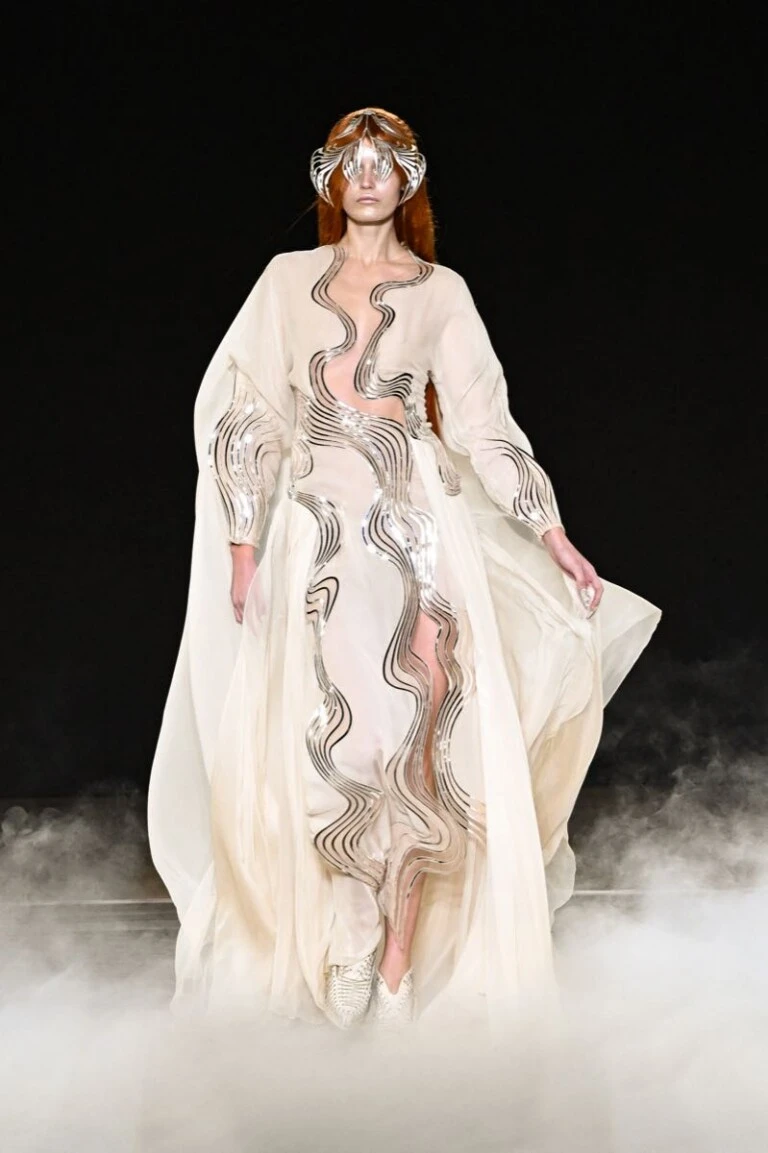Iris Van Herpen, Alta Costura, otoño/ invierno 2026/ 27.