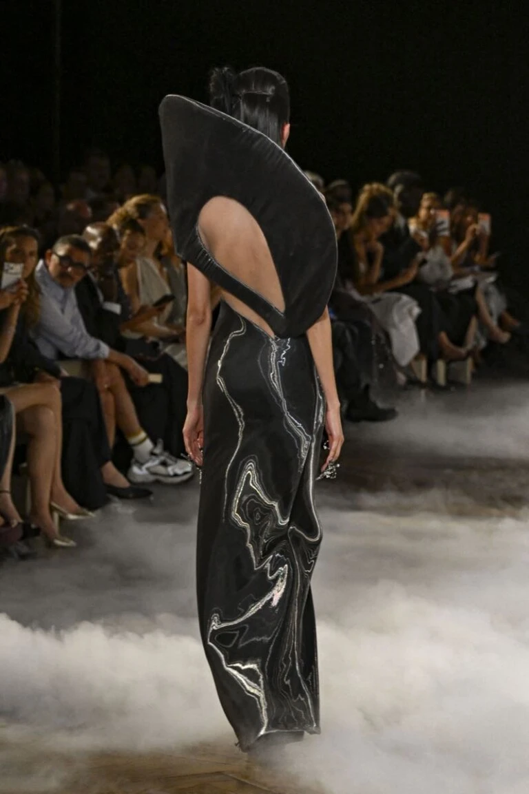 Iris Van Herpen, Alta Costura, otoño/ invierno 2026/ 27.