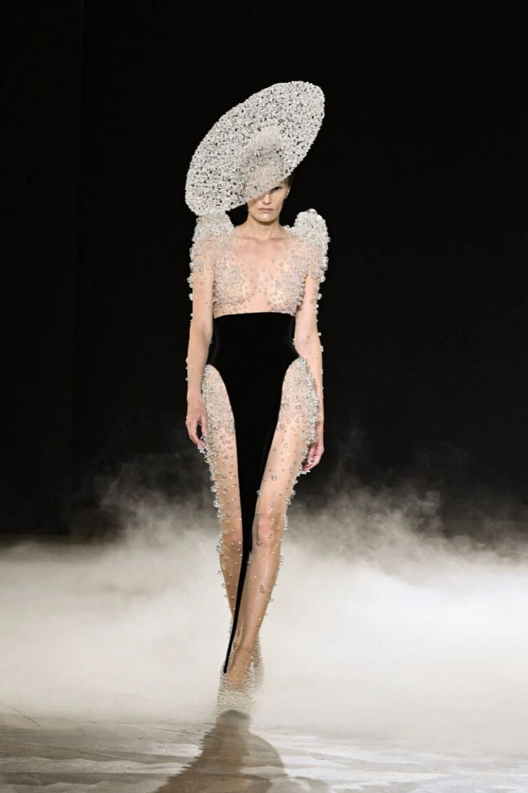 Iris Van Herpen, Alta Costura, otoño/ invierno 2026/ 27.