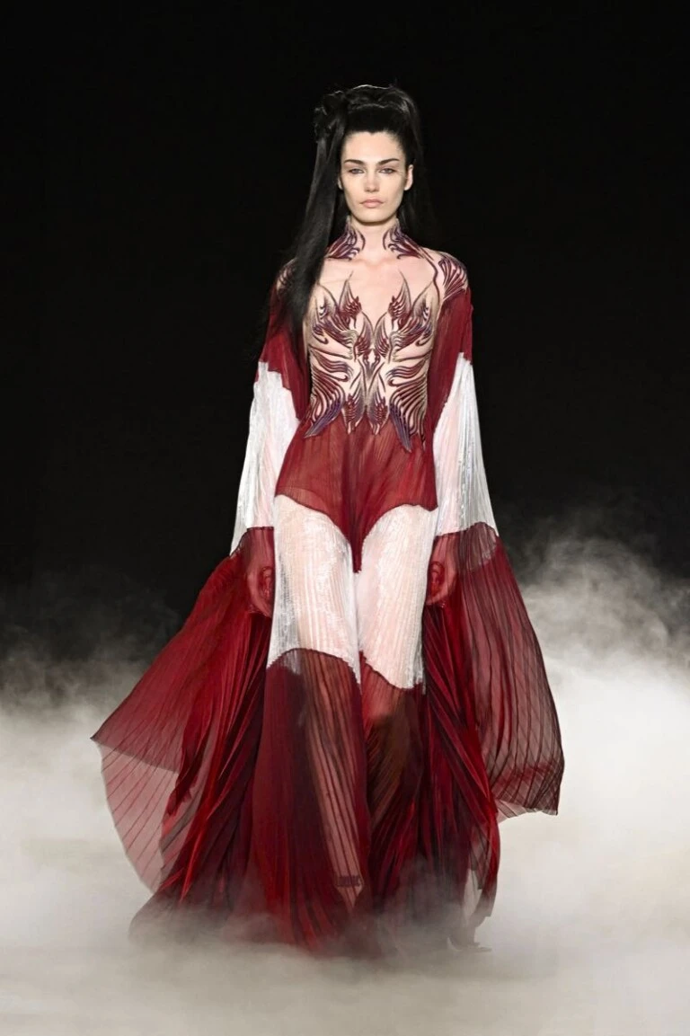 Iris Van Herpen, Alta Costura, otoño/ invierno 2026/ 27.