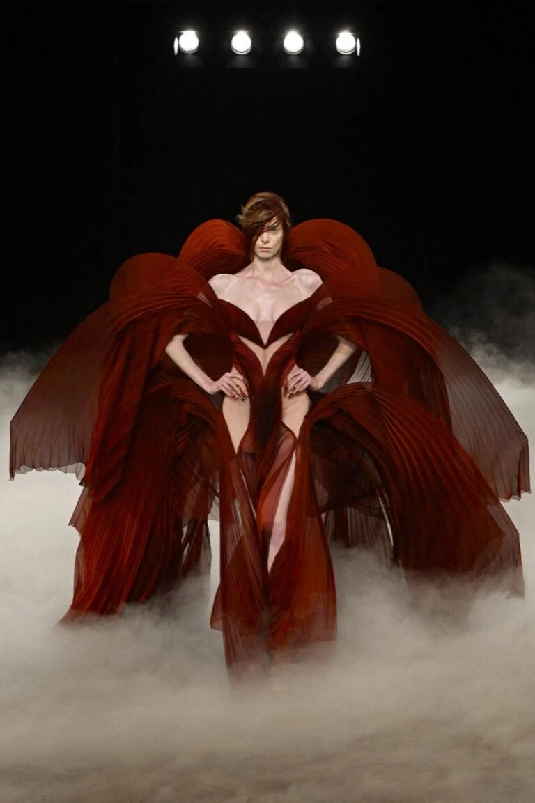 Iris Van Herpen, Alta Costura, otoño/ invierno 2026/ 27.