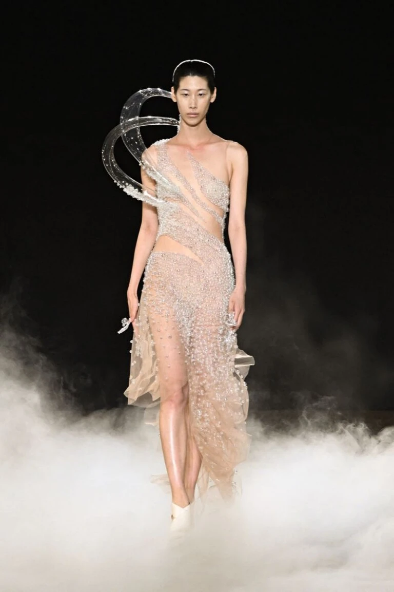 Iris Van Herpen, Alta Costura, otoño/ invierno 2026/ 27.