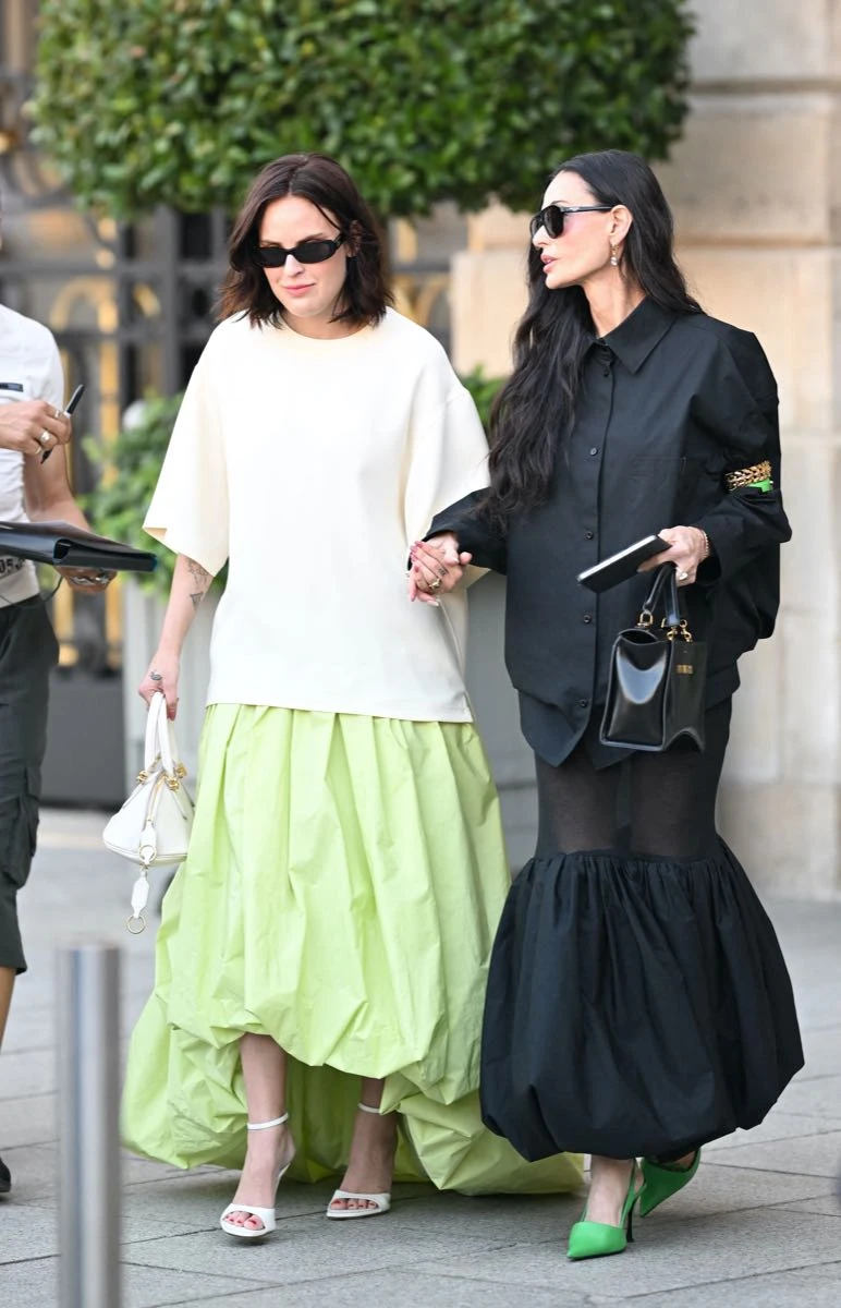 Demi Moore y su hija Tallulah Belle Willis marcan el regreso de la pollera balloon.
