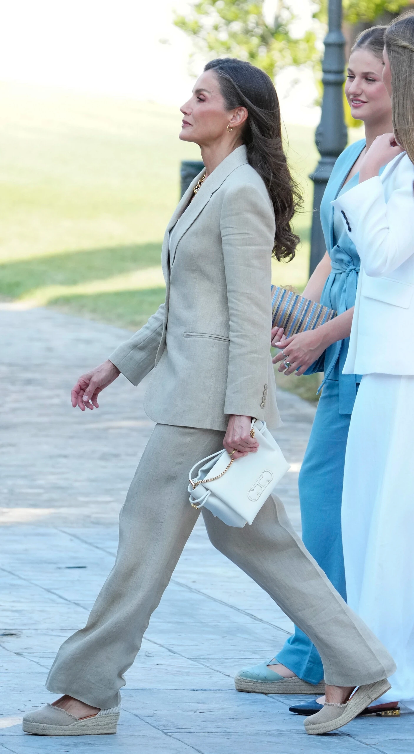 La reina Letizia y la Infanta Sofía marcaron tendencia en Zaragoza. ,