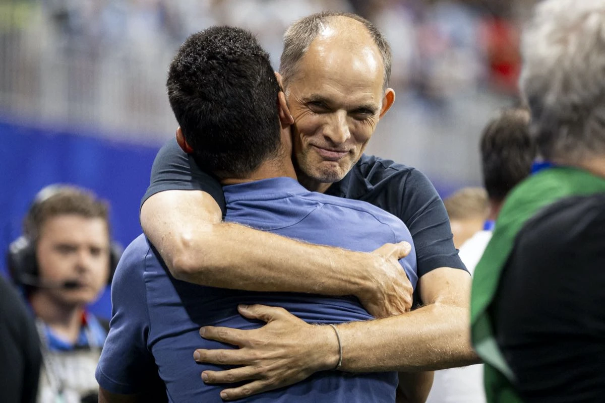 Los entrenadores Lionel Sebastián Scaloni y Thomas Tuchel.