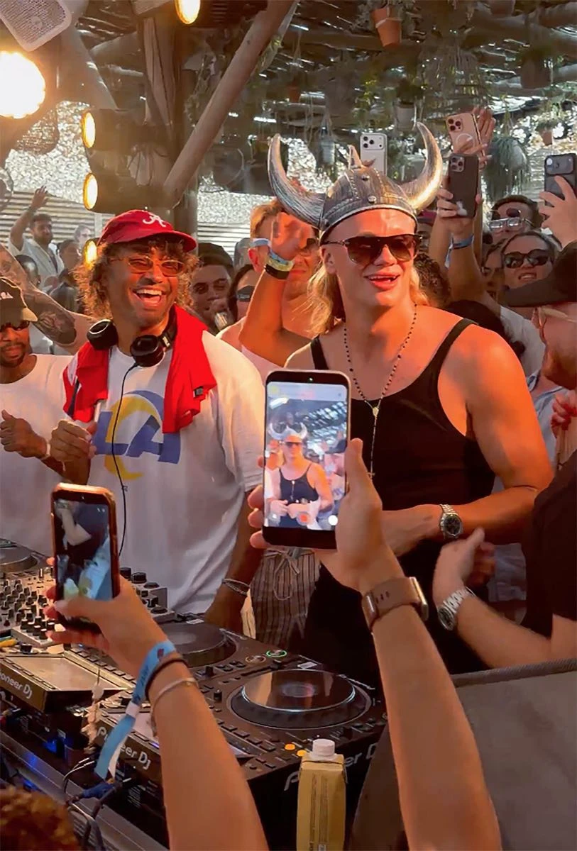 Erling Haaland celebró sus 26 años en “Shellona”, un restaurante en Saint-Tropez, Francia.