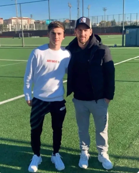 De admirarlo en el Barcelona a enfrentarlo en una final del Mundial: los jugadores de España que crecieron con Lionel Messi como ídolo