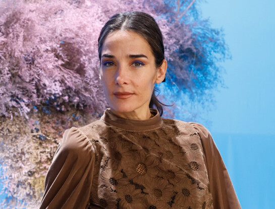 Juana Viale apostó por el terciopelo y confirmó que el chocolate es el color más chic del invierno
