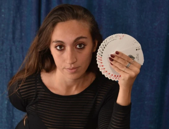 La Maga Caro: "La magia conecta desde un lugar que ninguna inteligencia artificial puede reemplazar"