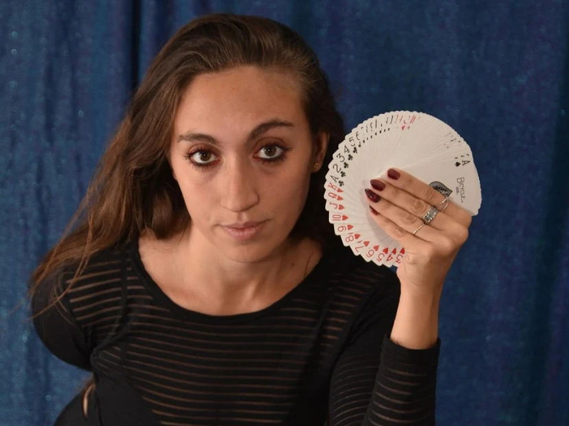 La Maga Caro: "La magia conecta desde un lugar que ninguna inteligencia artificial puede reemplazar"
