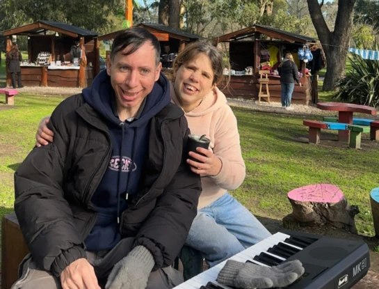 La historia de amor de Emma y Lau se conocieron en un centro de día, superaron infancias difíciles y hoy sueñan con casarse DESTACADA