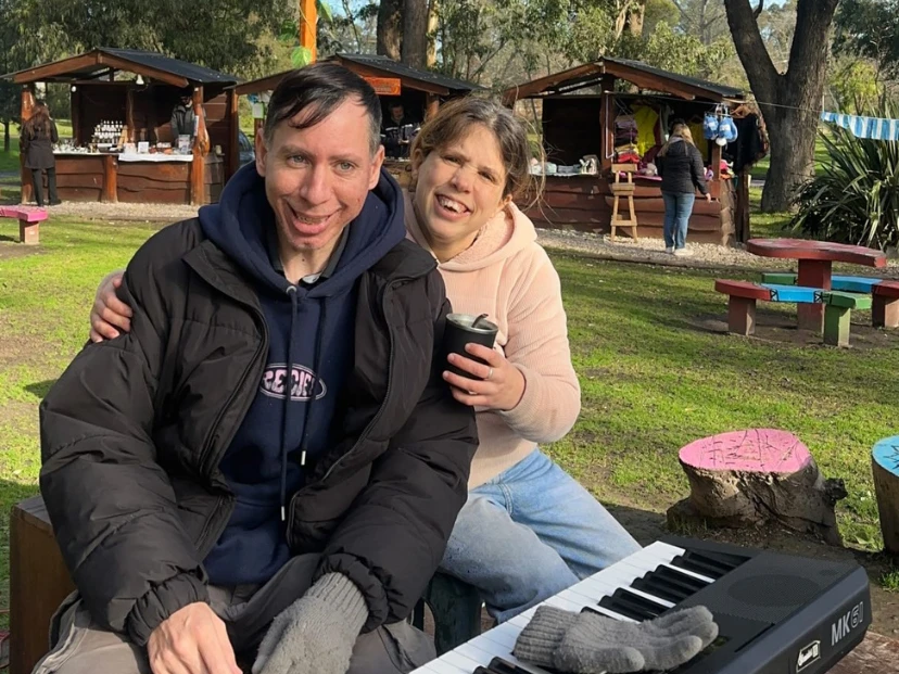 La historia de amor de Emma y Lau se conocieron en un centro de día, superaron infancias difíciles y hoy sueñan con casarse DESTACADA