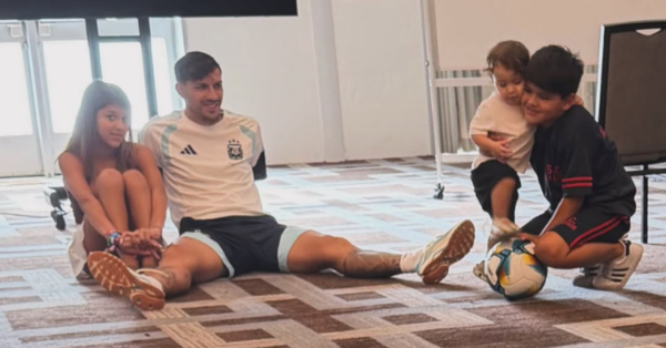 Leandro Paredes pausa suave para o plano familiar Leandro Paredes pausa suave para o plano familiar