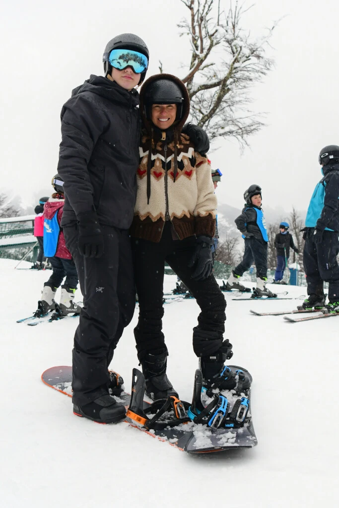 Pampita, Benjamín Vicuña y Anita Espasandín coincidieron en Cerro Bayo y disfrutaron de la nieve