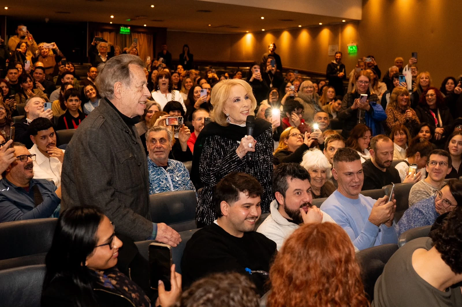 Mirtha Legrand al final de la obra. 