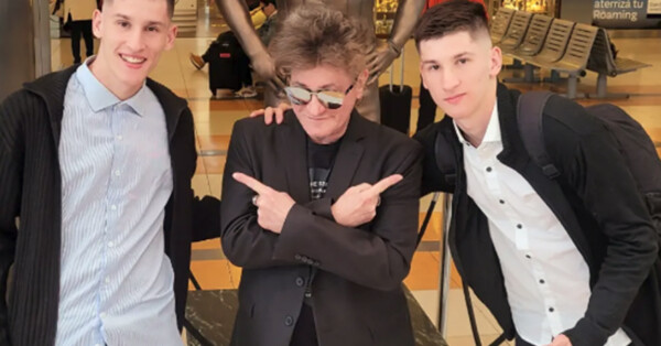 Assim são hoje os filhos de Pipo Cipolati, Donato e Giorgio: têm 23 anos e jogam futebol na Europa. Assim são hoje os filhos de Pipo Cipolati, Donato e Giorgio: têm 23 anos e jogam futebol na Europa.