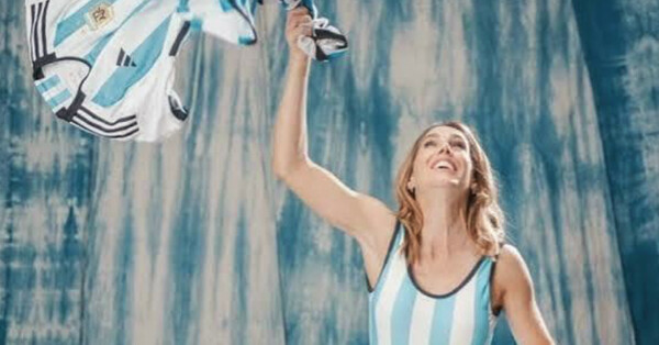 Quem poderia cantar o hino nacional na final entre Argentina e Espanha